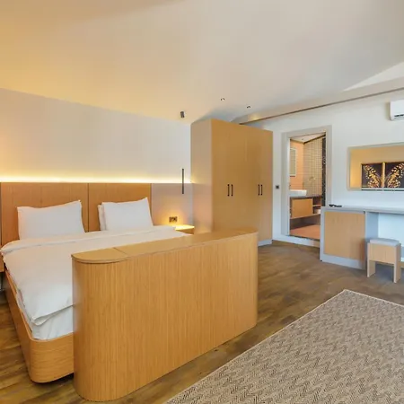Hotel 222